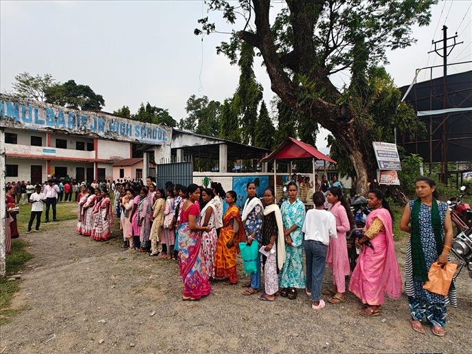 Healthy turnout seen at 9 am in assembly polls, Tamil Nadu registers 17.6% turnout while West Bengal sees 18.7%